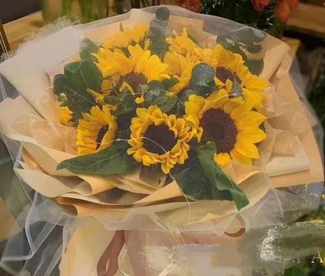 遗憾的花——花语中的哀伤与悔意（借花言巧语述说心中遗憾）