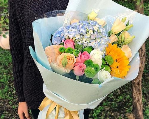 黄玫瑰花语之意义与传说（解读黄玫瑰花的15种花语）