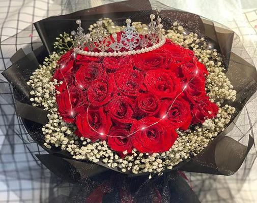15朵玫瑰花的含义（玫瑰花象征着爱情与浪漫）
