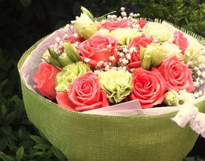 玫瑰花的象征意义（探究19朵玫瑰花所代表的深刻内涵）