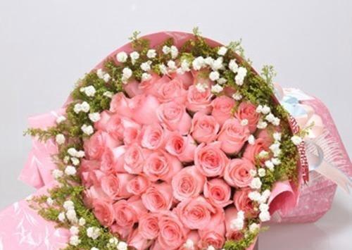 十朵玫瑰代表什么意思？花语背后的爱情寓意是什么？