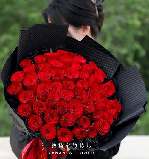 52朵玫瑰花的含义是什么？图片和视频如何展示其意义？