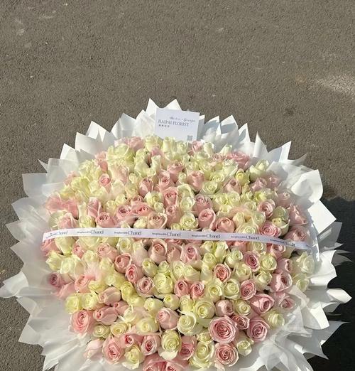 九朵玫瑰花的花语有何独特之处？