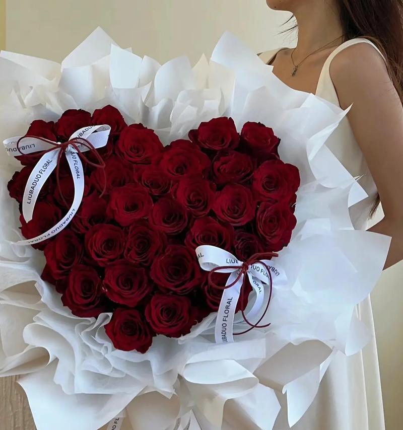 草莓冰沙玫瑰代表了什么？它的花语有何特别？