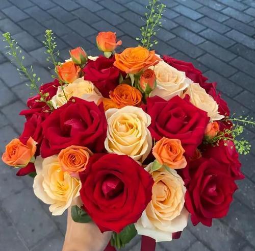 手捧花象征的什么精神？婚礼中手捧花的深层含义是什么？